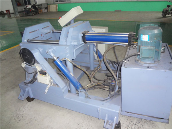 翻轉(zhuǎn)式合模機(jī)